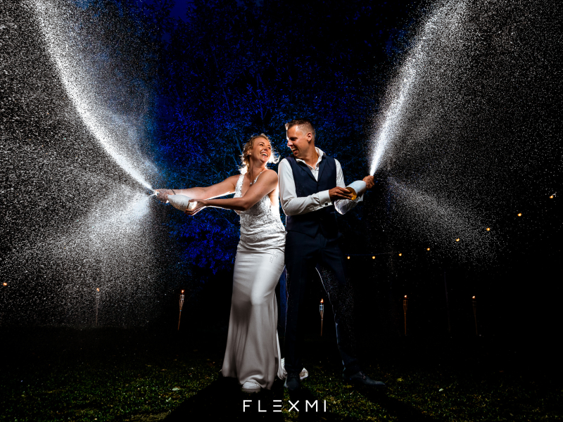 Bruidspaar met champagne