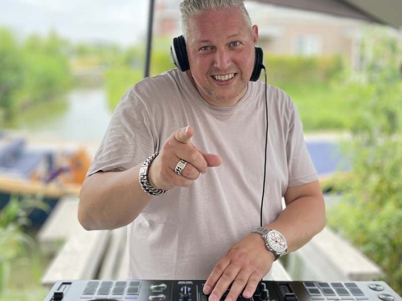 Allround Feest DJ Stefan op verjaardagsfeest, DJ bruiloft, DJ bedrijfsfeest