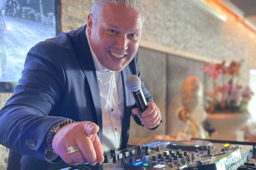 Allround Feest DJ Stefan bruiloft DJ, DJ bedrijfsfeest en DJ verjaardag