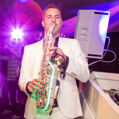 Saxofonist Boris boeken voor optreden op exclusieve bruiloft in Gouda