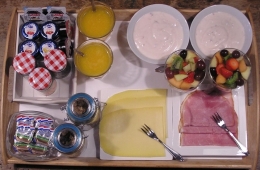 b-en-b-op-ameland-rose-cottage-in-nes-ontbijten