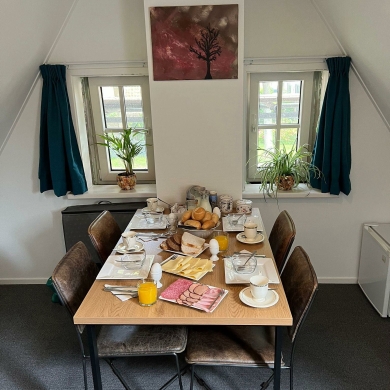 b-en-b-op-ameland-ut-nker-fan-de-jong-ontbijten