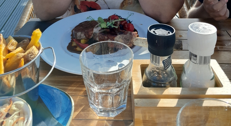 strandpaviljoen-sjoerd-ameland-eten-en-drinken