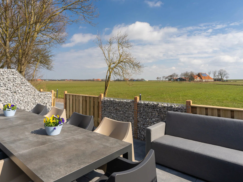 appartement-ballum-suikerwier-terras-uitzicht