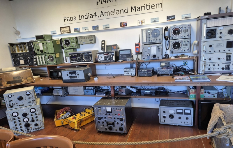 maritiem-centrum-abraham-fock-radios