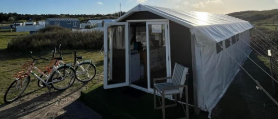 tenthuisje-nes-op-camping-duinoord-donia
