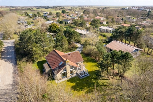 vakantiehuis-de-vrijheid-hollum-luchtfoto
