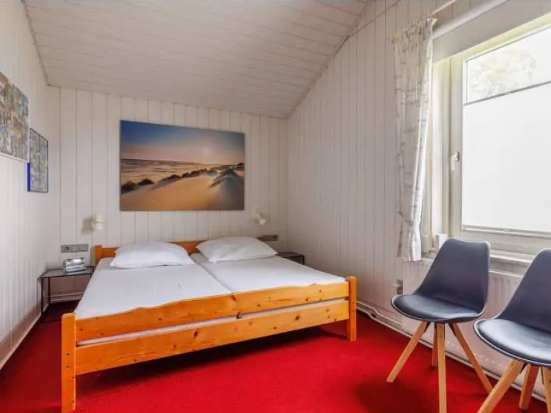 vakantiehuis-hollum-he-lo-op-ameland-slaapkamer