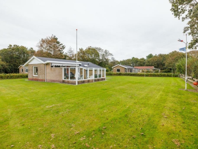 vakantiehuis-hollum-he-lo-op-ameland-tuin