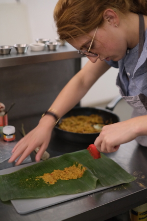 Indonesian cooking class cooking Ikan Pepesan