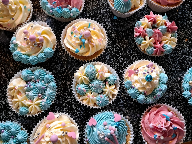 door mia gemaakte cupcakes