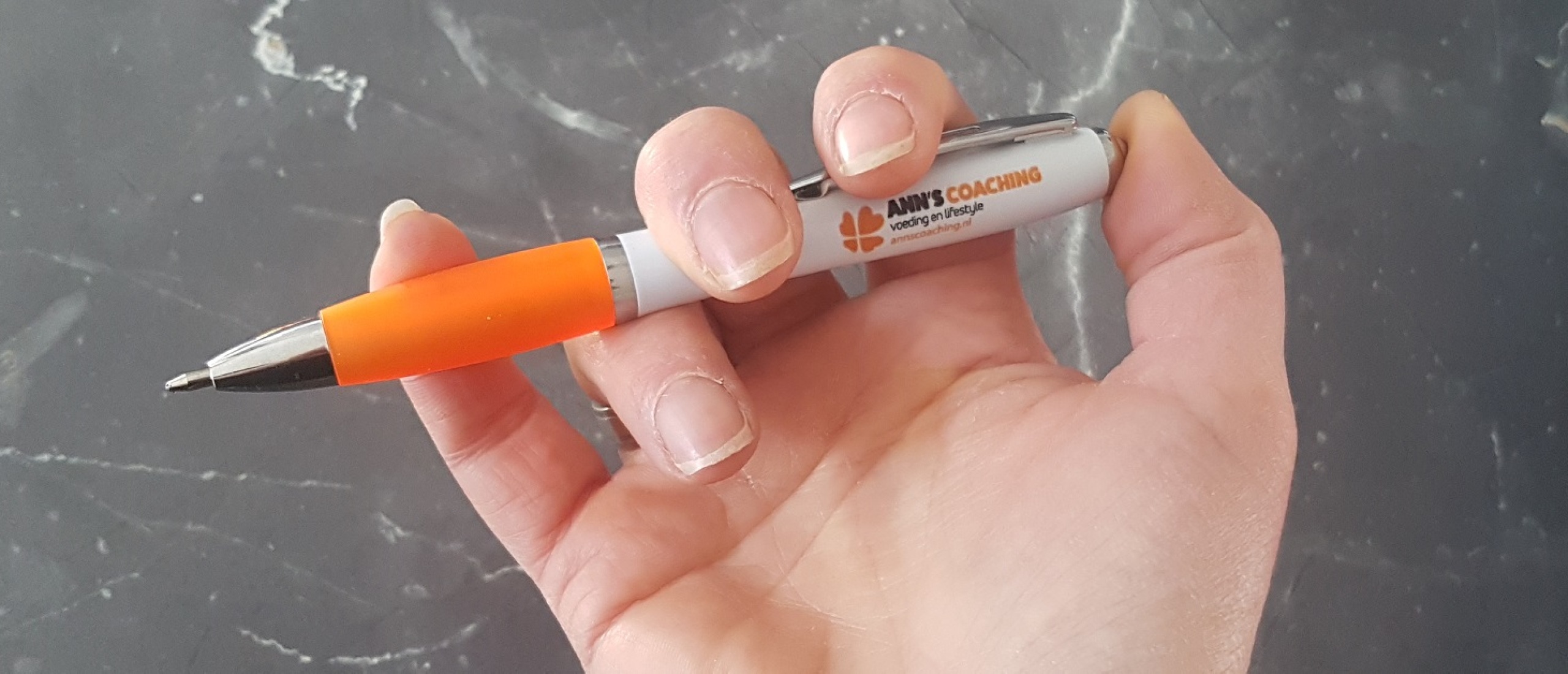 Ongemerkt extra kilocalorieën verbranden met fidgeten. Met wat?