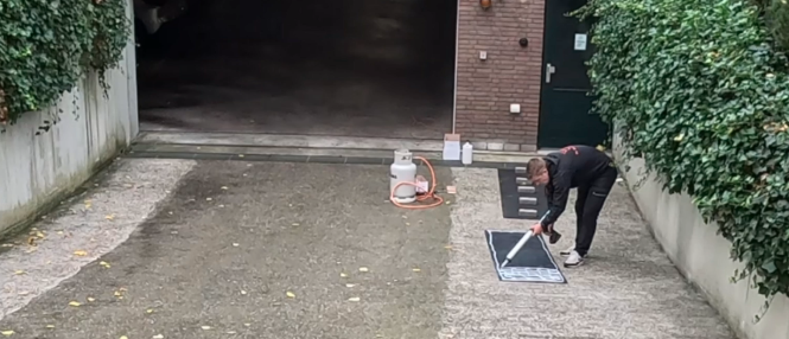 Antislip platen voor steile helling bij VvE in Vorden: veilig omhoog én omlaag