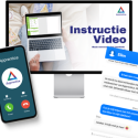 Computer, telefoon en chat met een instructievideo voor de jaarboekeditor