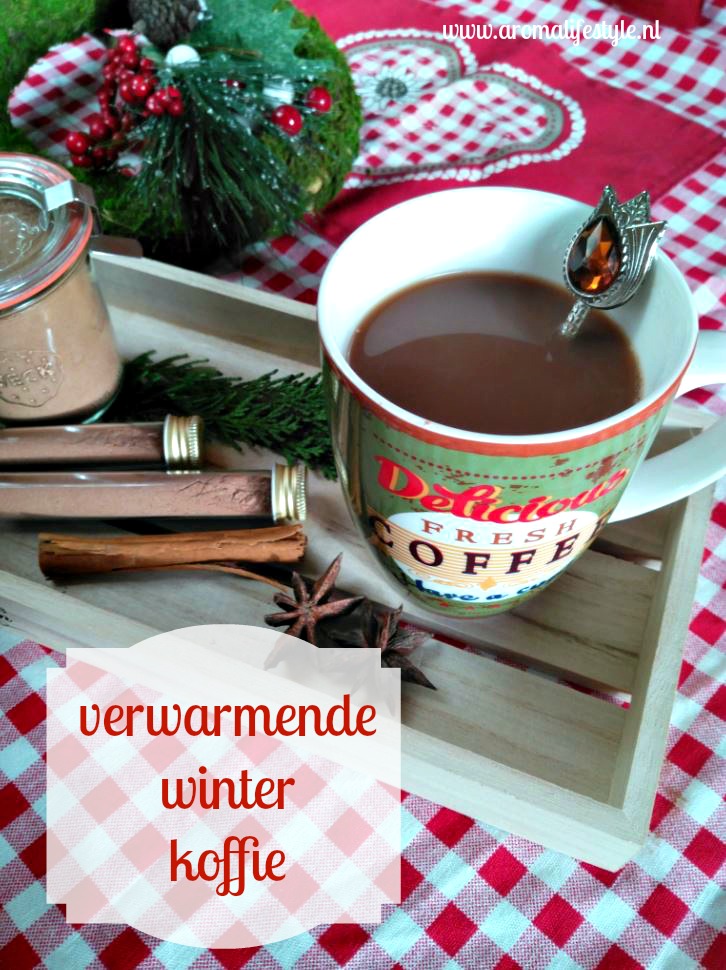 Verwarmende winter koffie met kaneel en cacao
