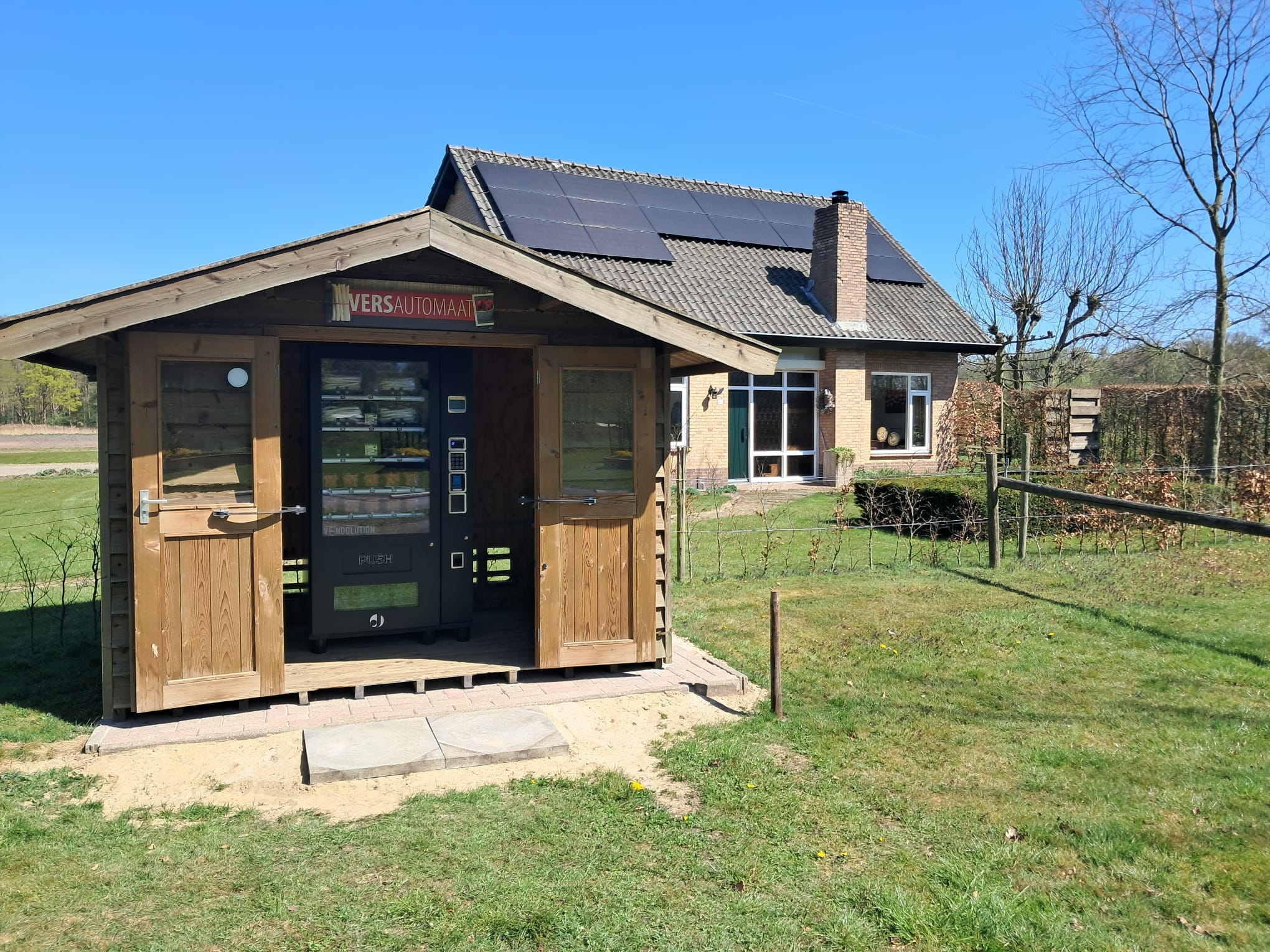 Verse Asperges en Aardbeien kopen in Diessen – Nu gewoon uit de automaat!