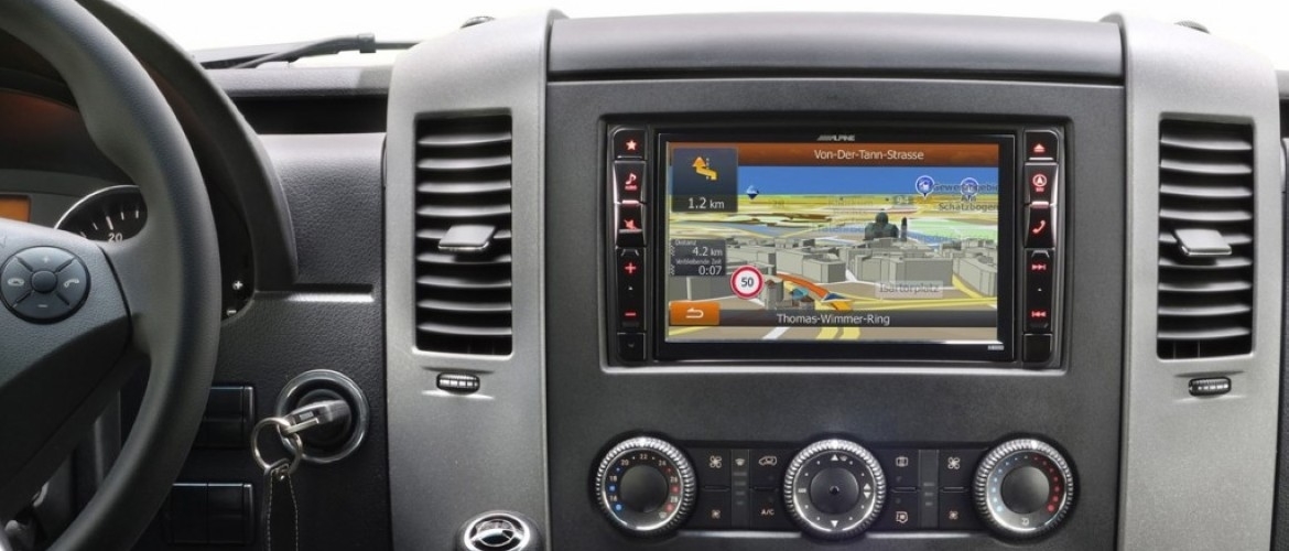 1din autoradio met klapscherm navigatie, DVD-speler, AUX, USB en