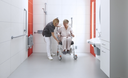 Aangepaste badkamer zorgt voor betere werkomstandigheden voor zorgpersoneel