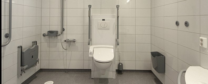Dit doordachte sta-op toilet is opgebouwd vanuit het oogpunt van de cliënt!
