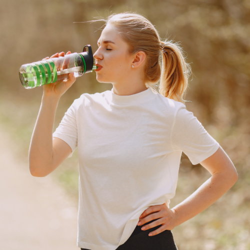Voordelen van gezuiverd drinkwater Gezuiverd water draagt bij aan betere hydratatie, meer energie en minder belasting van het lichaam