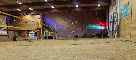 Beachfabriek Nijmegen beachvolleybal, bedrijfsevenementen feestjes beachbar beachtennis rackets beachsocer