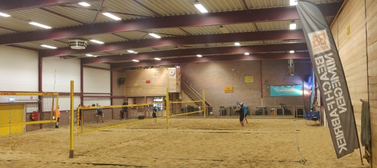 Beachbar Beachterras beachfabriek nijmegen beachvolleybal Beachfabriek Nijmegen beachvolleybal, bedrijfsevenementen feestjes beachbar beachtennis rackets beachsocer
