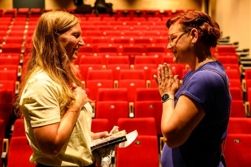 Hiske en Lilian theater