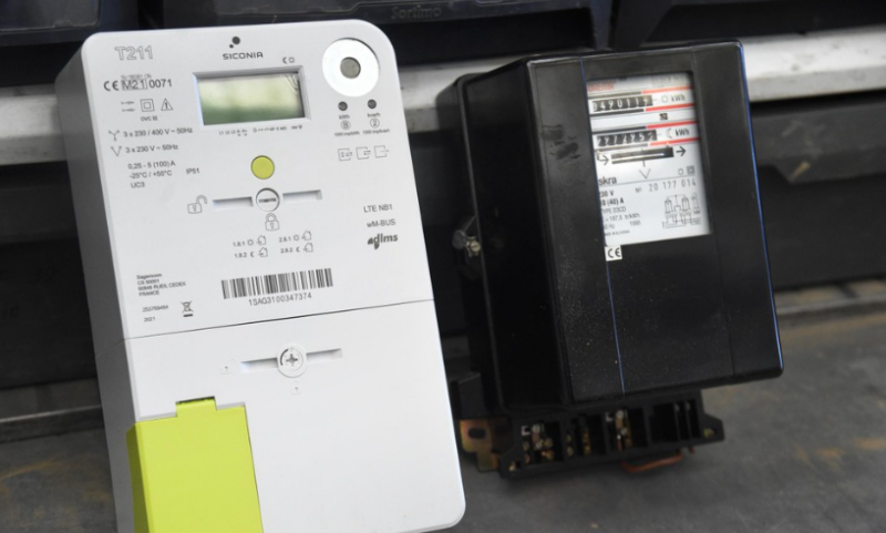 digitale meter in combinatie met zonnepanelen en een thuisbatterij