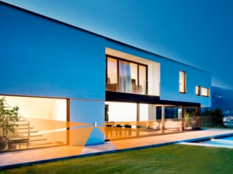 Detector a lo largo de una casa