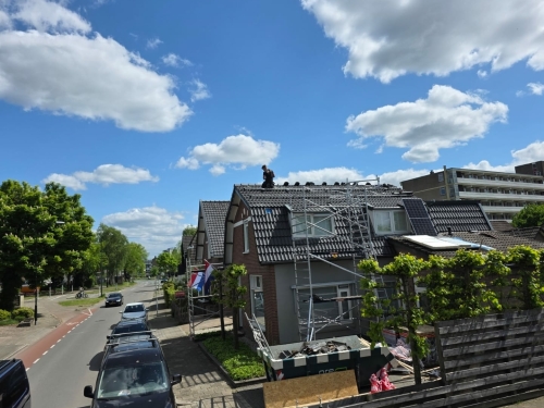 Betonnen dakpannen vervangen