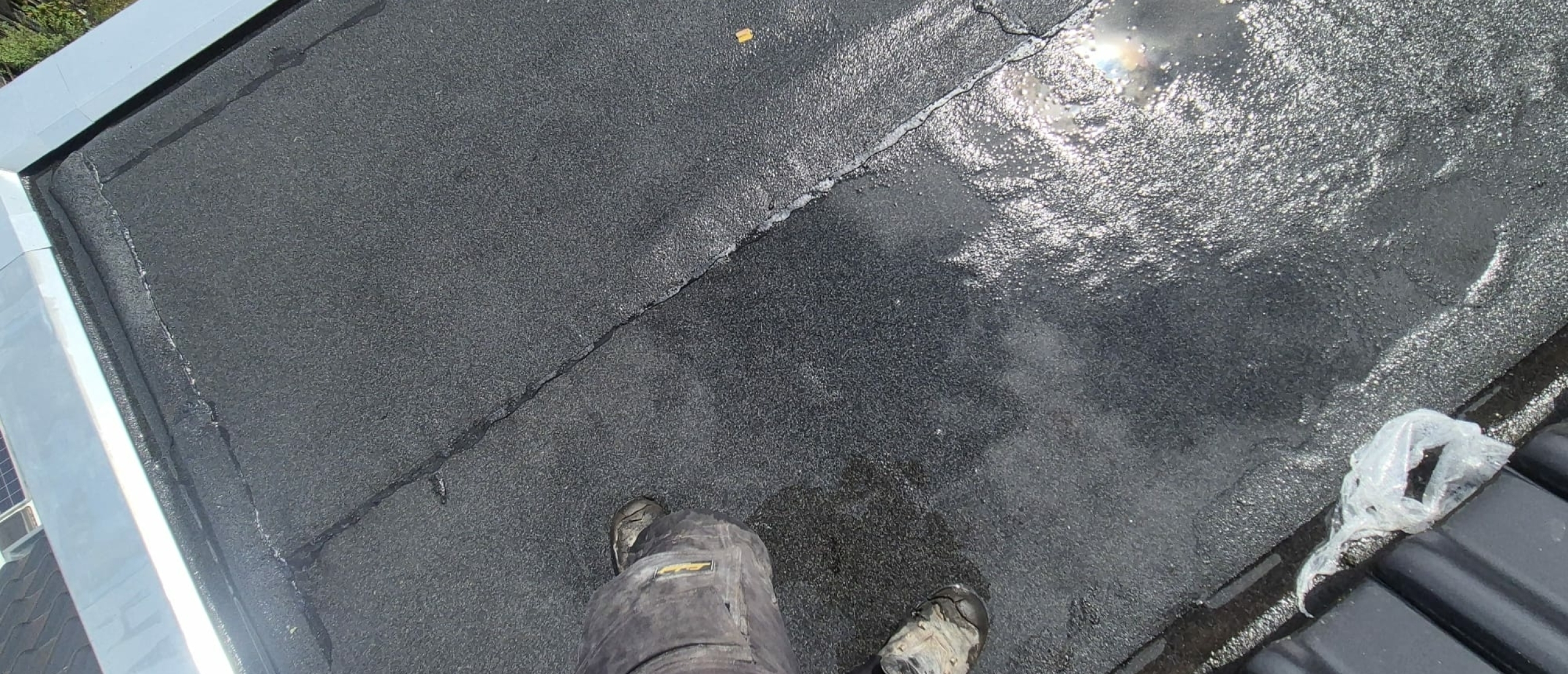 Bitumen dak herstellen na hagelschade: oorzaken, aanpak en preventie