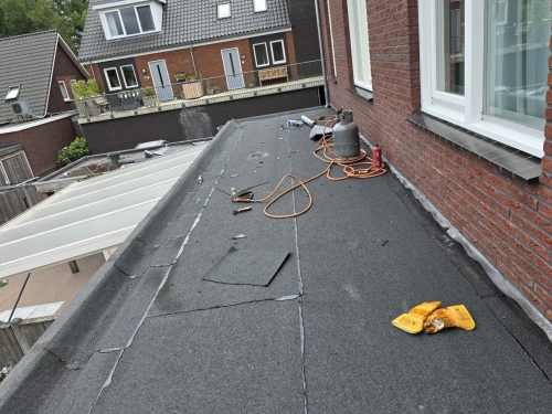 Bitumen dak vervangen