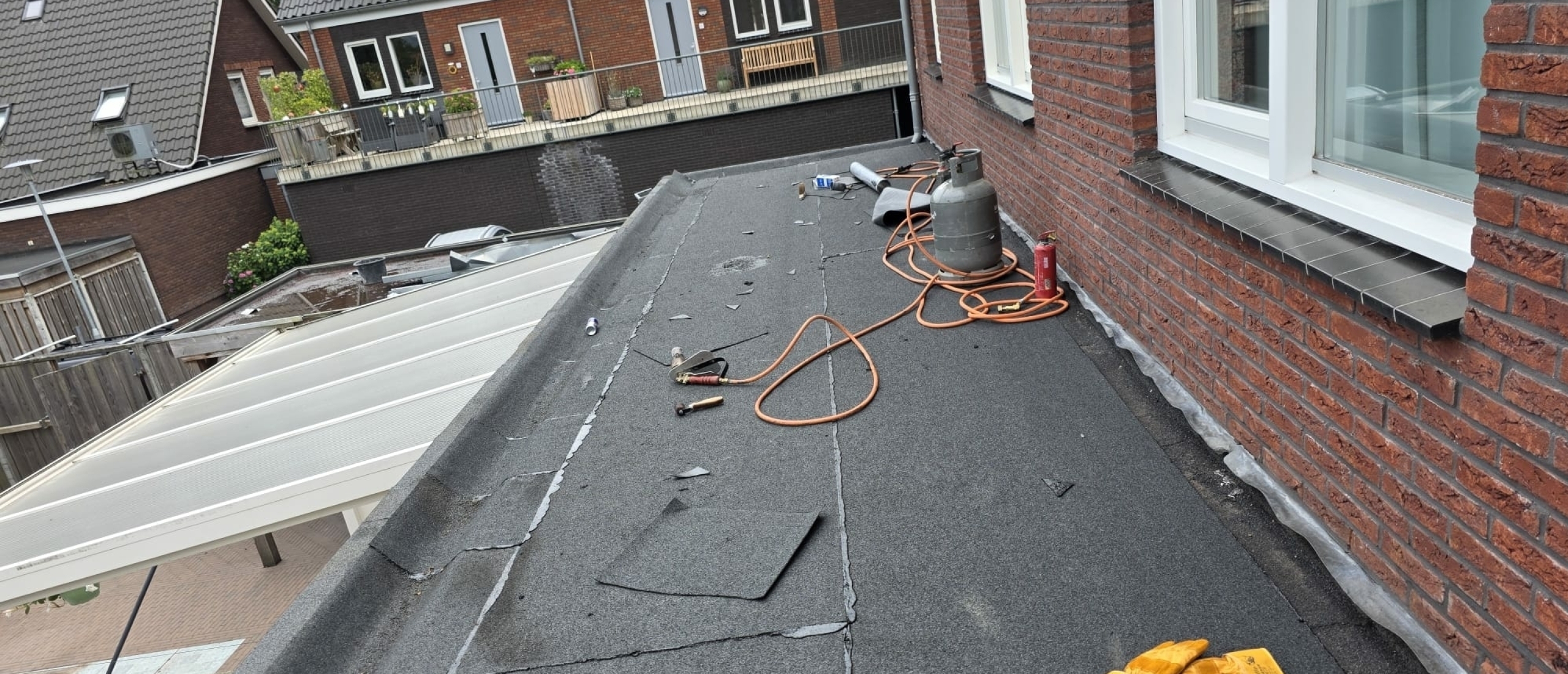 Vuurwerkrisico op nieuwe dakbedekking: bescherming en voorzorgsmaatregelen in 2025