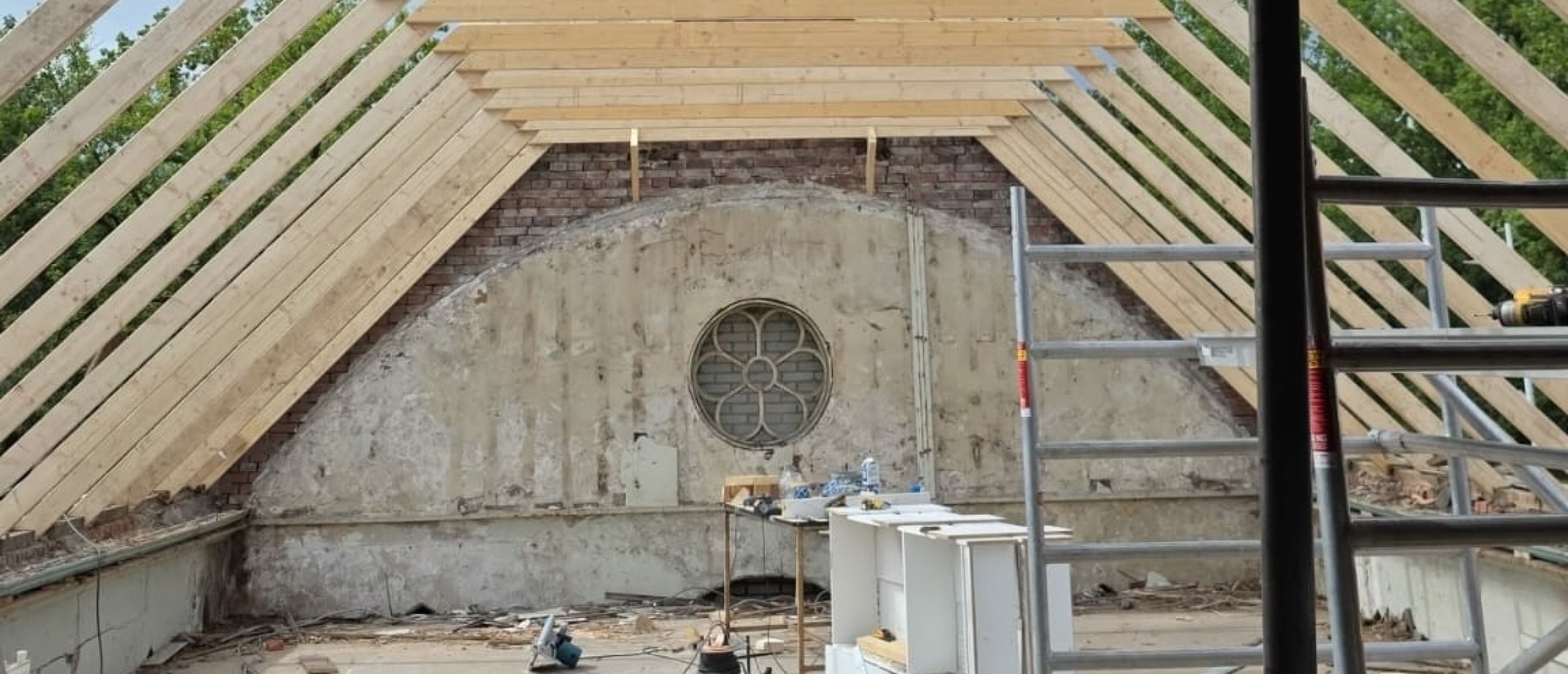 Circulaire materialen in dakrenovatie: Duurzaam en toekomstbestendig bouwen in 2025