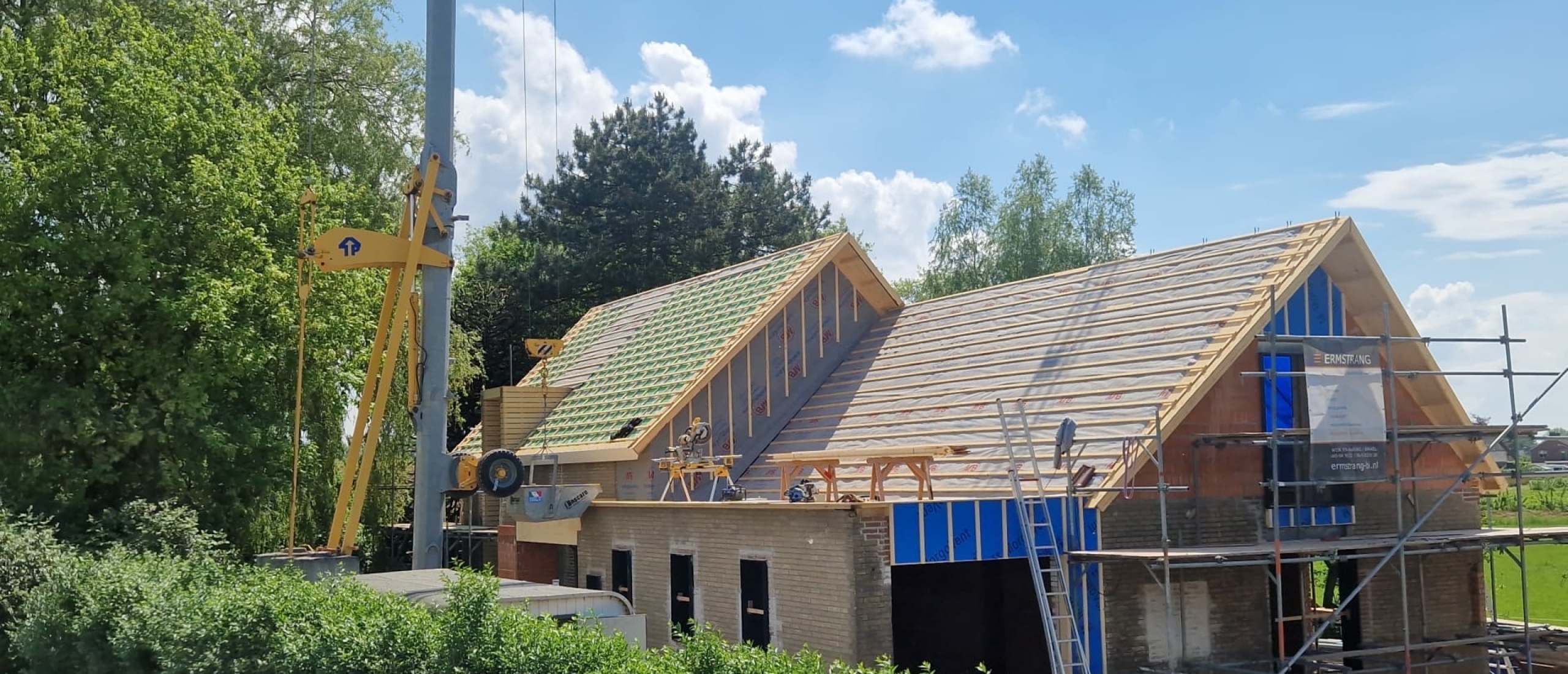 Dakrenovatie combineren met gevelisolatie: voordelen, kosten en mogelijkheden in 2025