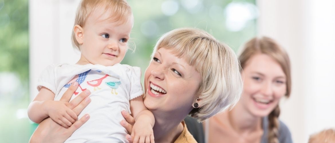 Verlegen kinderen en hun turnouders in de gymles