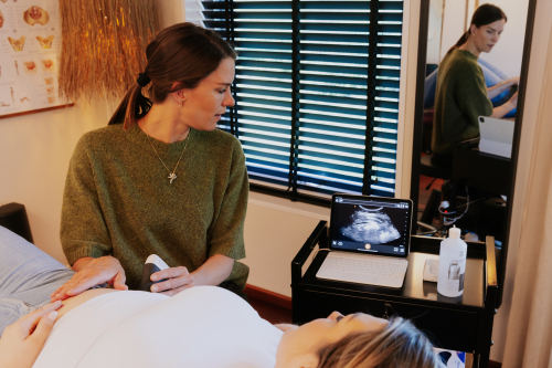 Littekenmassage, diastase, buikspieroefeningen, tuut op buik, punt op buik, gat tussen buikspieren, rugpijn, diastase, verzakking, urineverlies