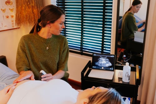 Littekenmassage, diastase, buikspieroefeningen, tuut op buik, punt op buik, gat tussen buikspieren, rugpijn