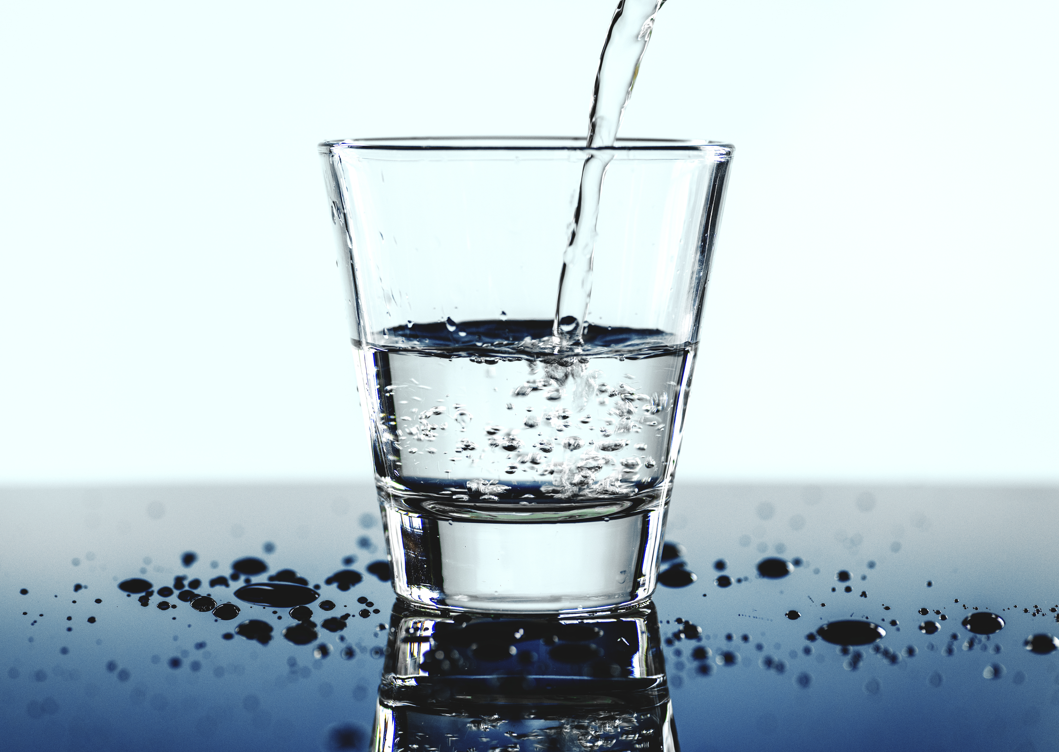 Water drinken, weet jij welke functie water heeft in jouw lichaam?