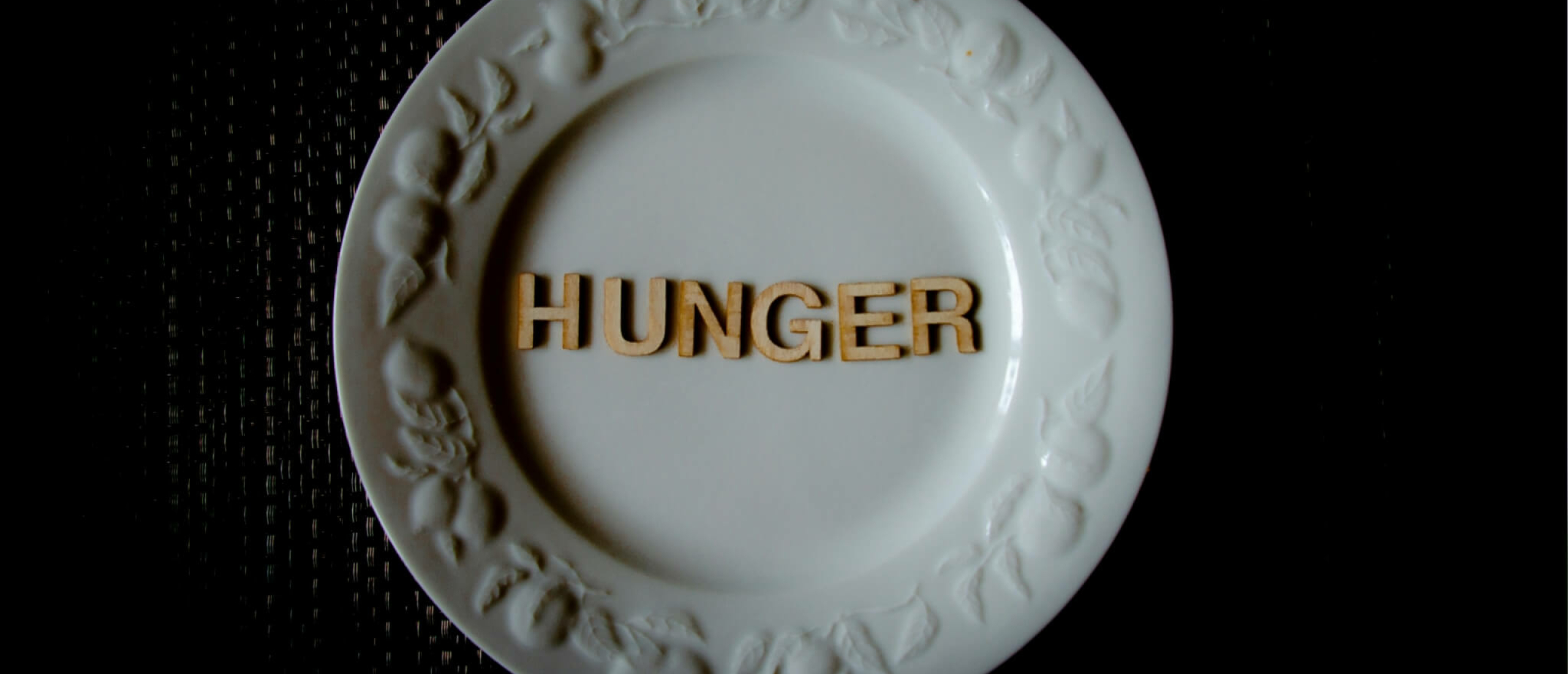 Hoe voorkom je dat je honger krijgt tussen maaltijden door?