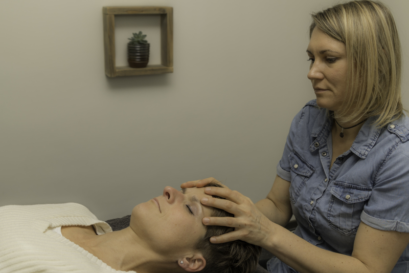 uitgesteld rouw emotionele blokkade Behandeling tietze met cranio sacraal therapie: je ligt met kleding op de bank in een ontspannen houding