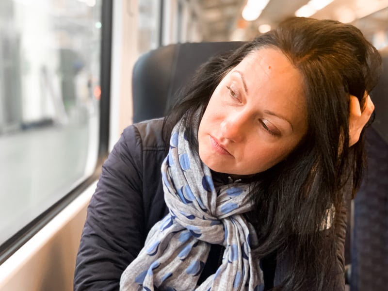ongelukkig van het werk naar huis