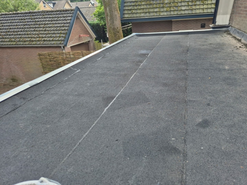 Lascogum aanbrengen Daklood renoveren in apeldoorn