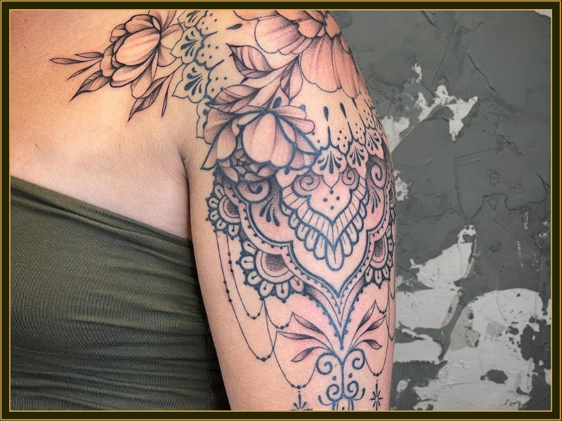 Black Lining Tattoo Shoulder