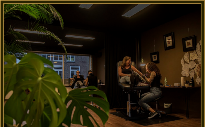 black lining tattoo shop