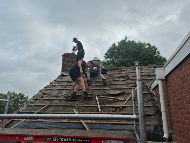schoorsteen- en dakrenovatie Bergen op Zoom