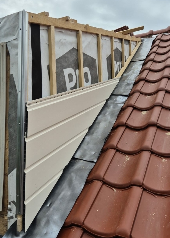 Dakkapel renoveren met kunststof Keralit panelen