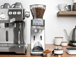 Baratza moulin à café avec une machine à espresso semi-automatique