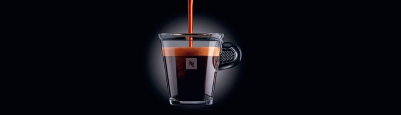 Coulé du café d'une machine Nespresso