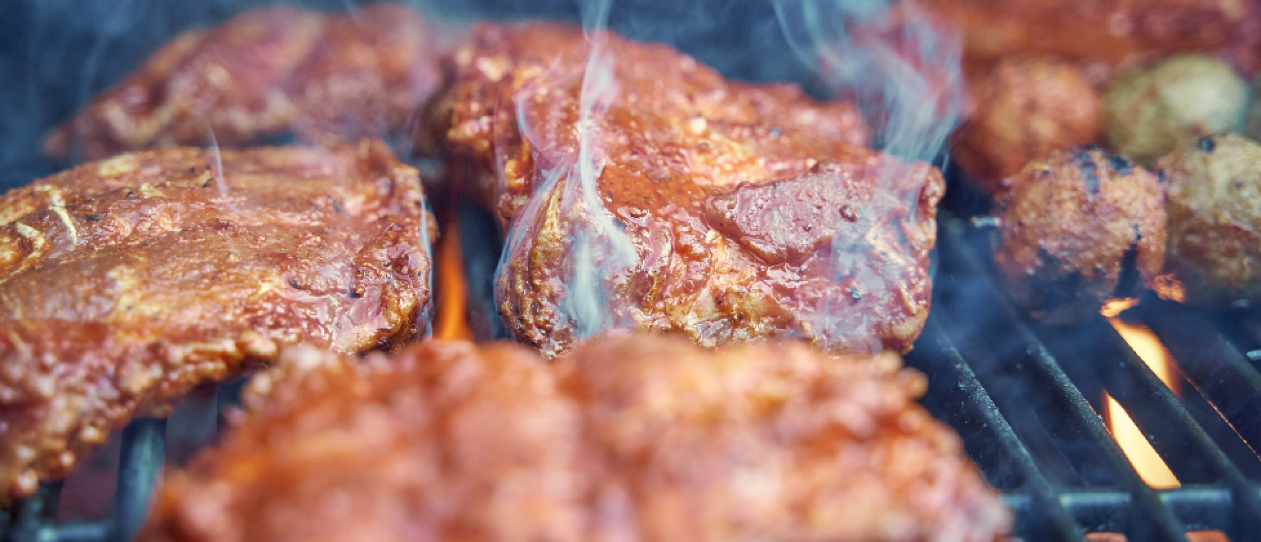 Hoeveel vlees te kopen voor een barbecue? Wij geven jou het verlossende antwoord
